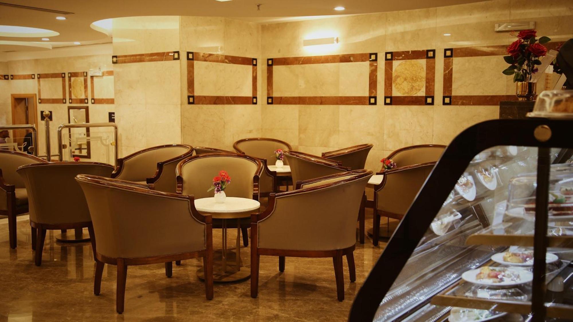 Nozol Royal Inn Hotel Медина Екстериор снимка