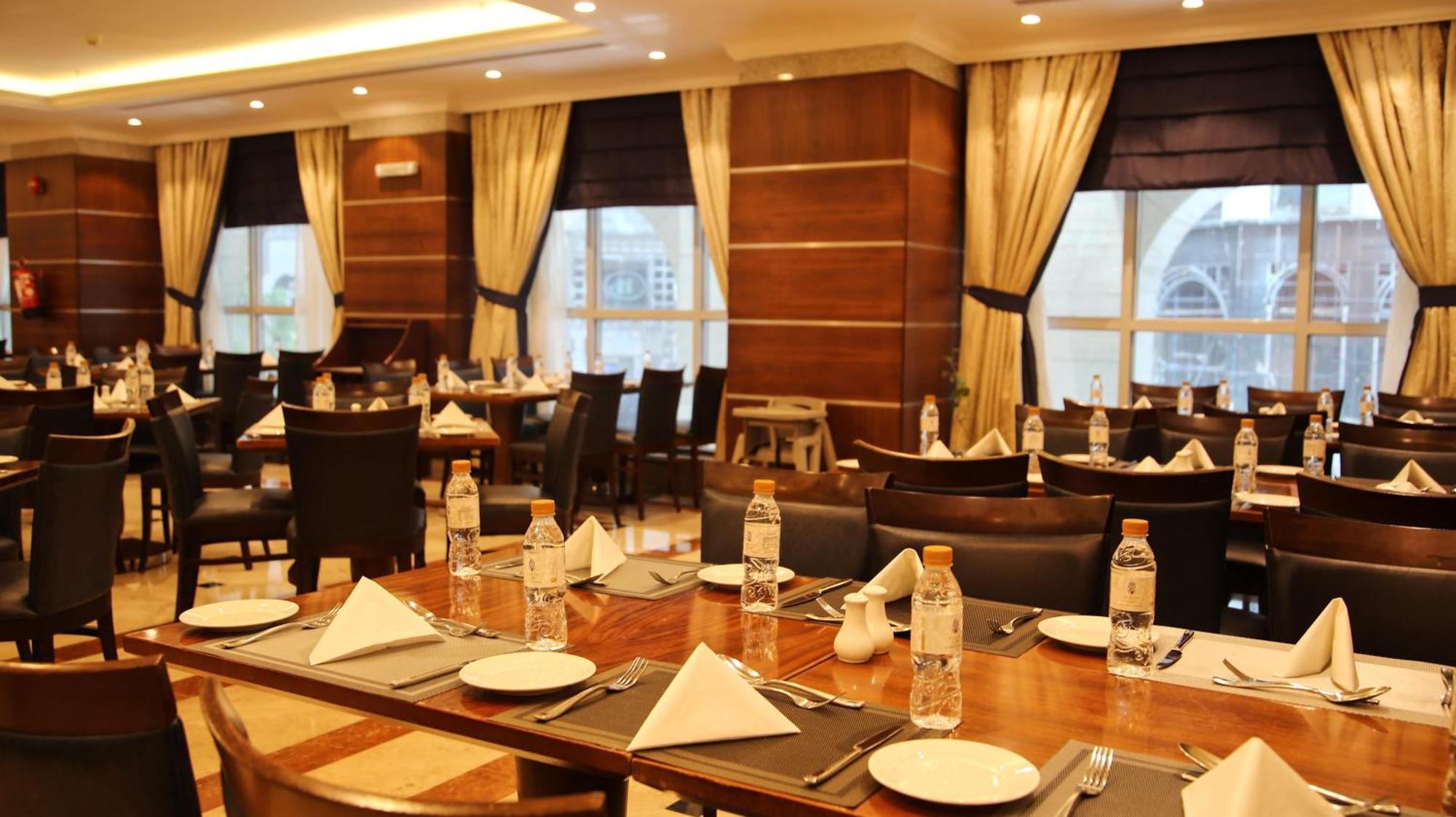 Nozol Royal Inn Hotel Медина Екстериор снимка