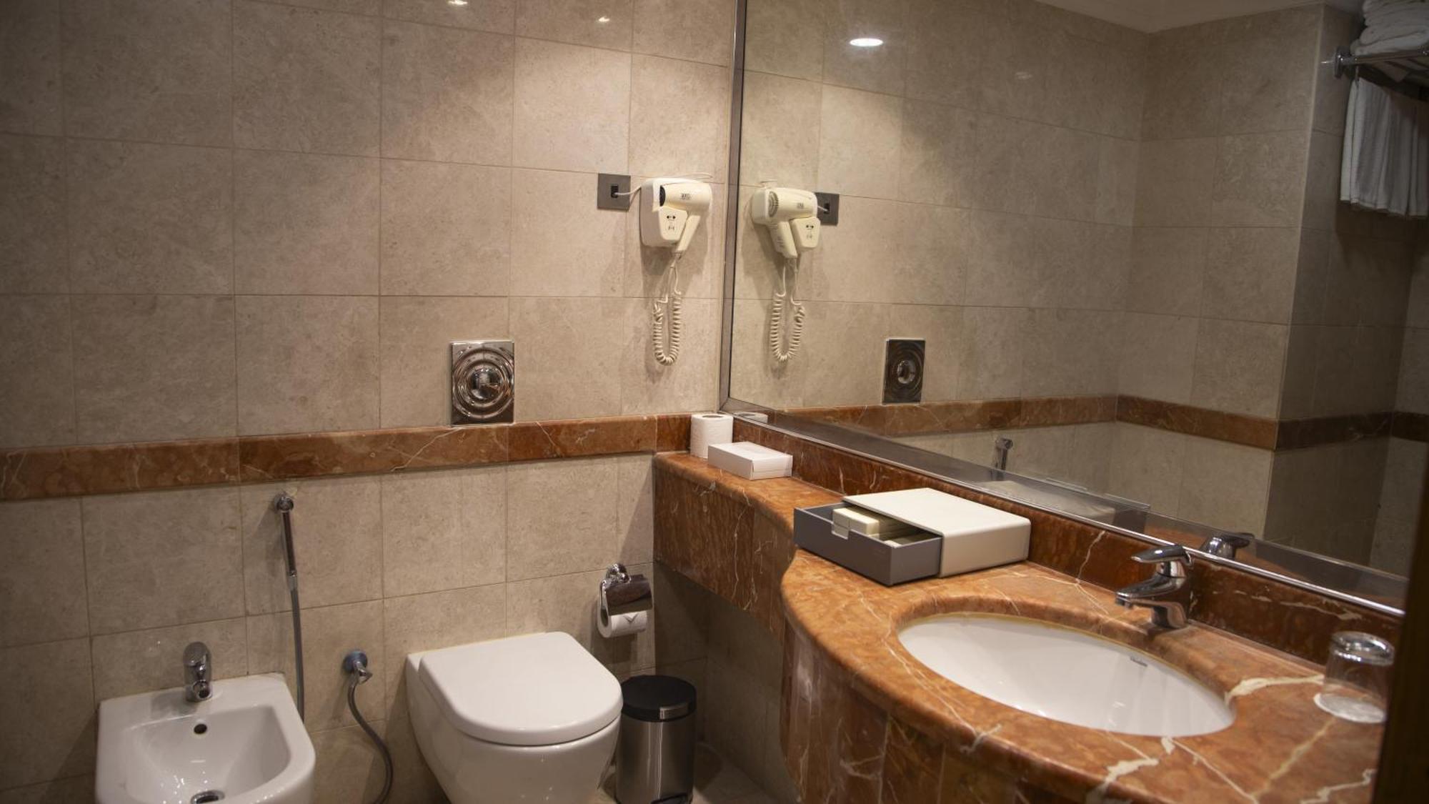 Nozol Royal Inn Hotel Медина Екстериор снимка